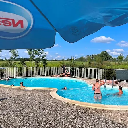 אתר קמפינג Le Pluvier Des Fougeres Villegusien-le-Lac