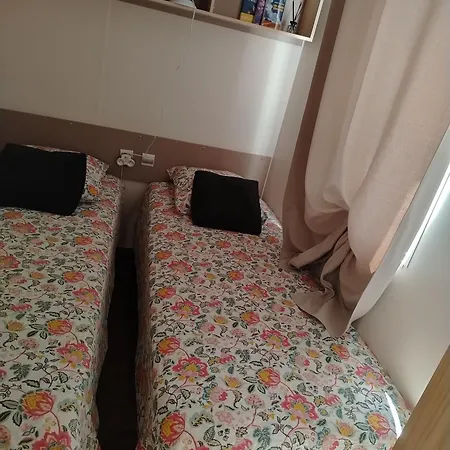 Camping Le Pluvier Des Fougères Villegusien-le-Lac